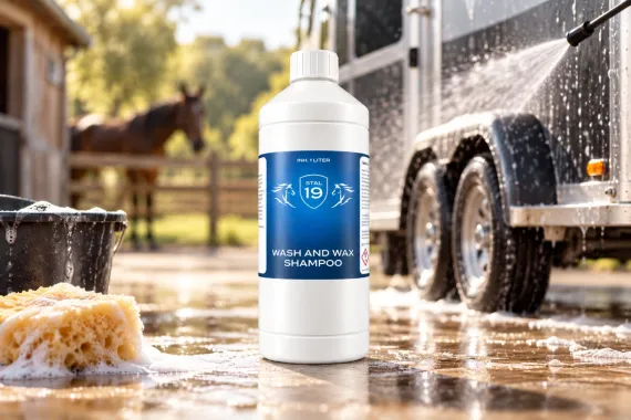 Wash and Wax Shampoo voor paardentrailer